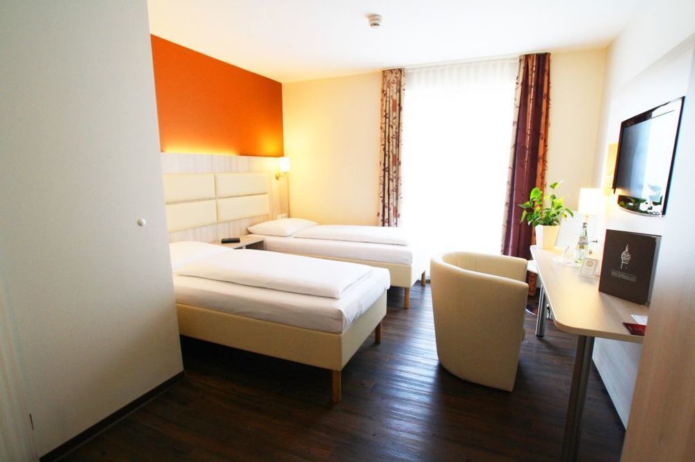 Hotel Roedelheimer Hof - Am Wasserturm Francfort-sur-le-Main Extérieur photo