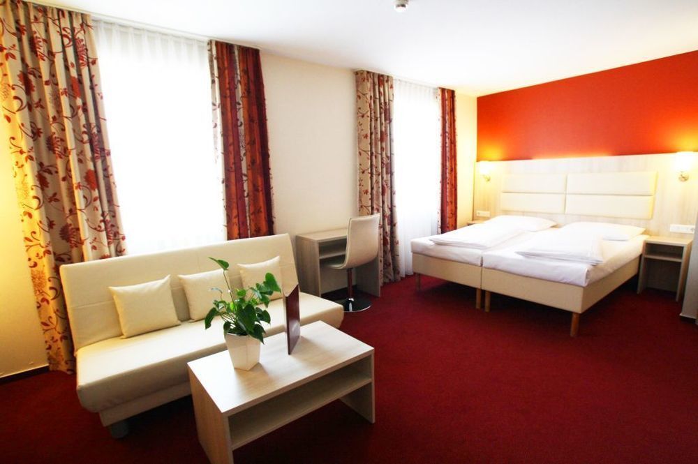 Hotel Roedelheimer Hof - Am Wasserturm Francfort-sur-le-Main Extérieur photo
