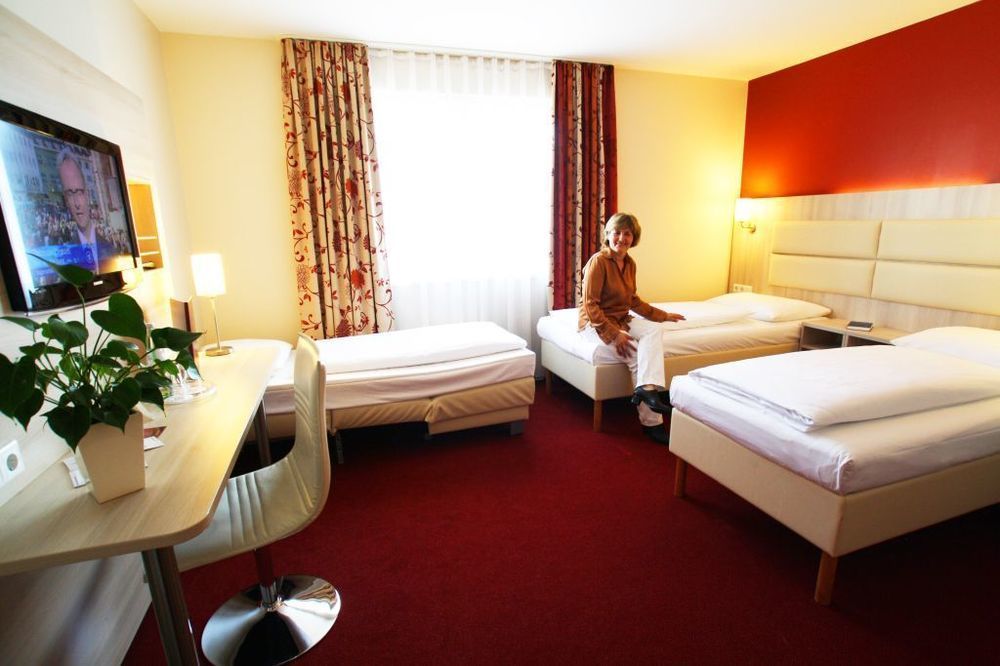 Hotel Roedelheimer Hof - Am Wasserturm Francfort-sur-le-Main Extérieur photo