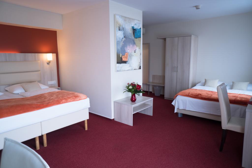 Hotel Roedelheimer Hof - Am Wasserturm Francfort-sur-le-Main Chambre photo