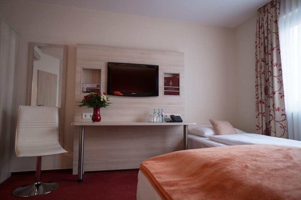 Hotel Roedelheimer Hof - Am Wasserturm Francfort-sur-le-Main Chambre photo