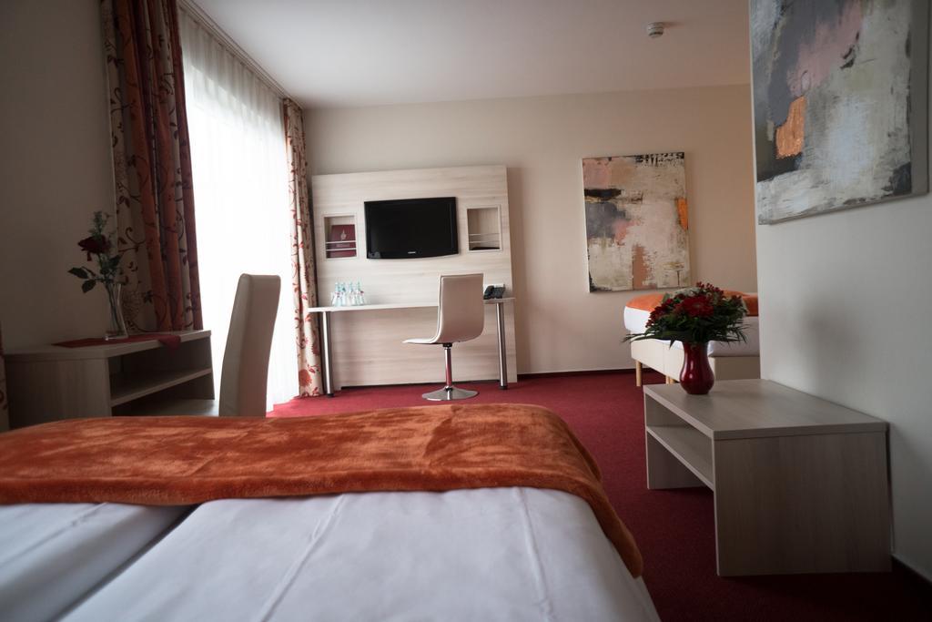 Hotel Roedelheimer Hof - Am Wasserturm Francfort-sur-le-Main Chambre photo