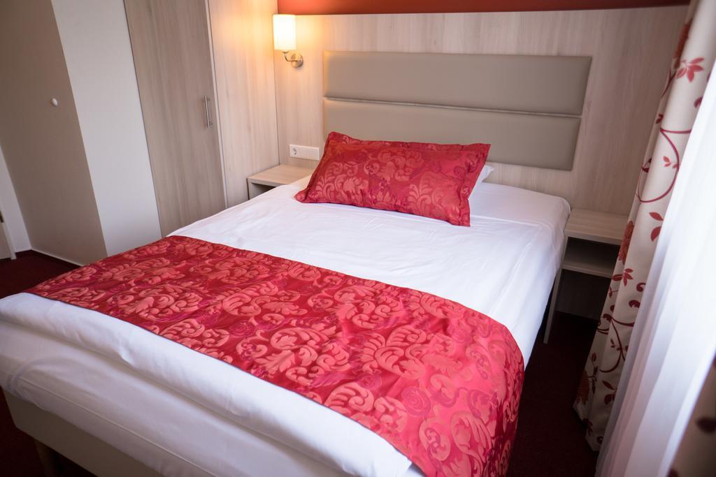 Hotel Roedelheimer Hof - Am Wasserturm Francfort-sur-le-Main Chambre photo