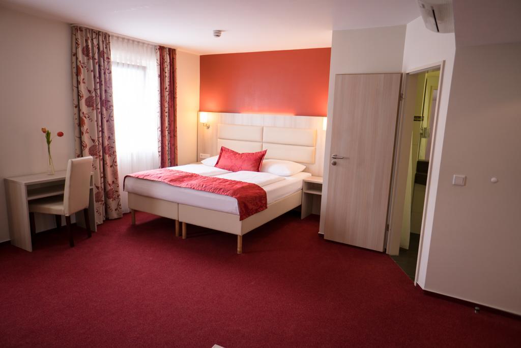 Hotel Roedelheimer Hof - Am Wasserturm Francfort-sur-le-Main Chambre photo