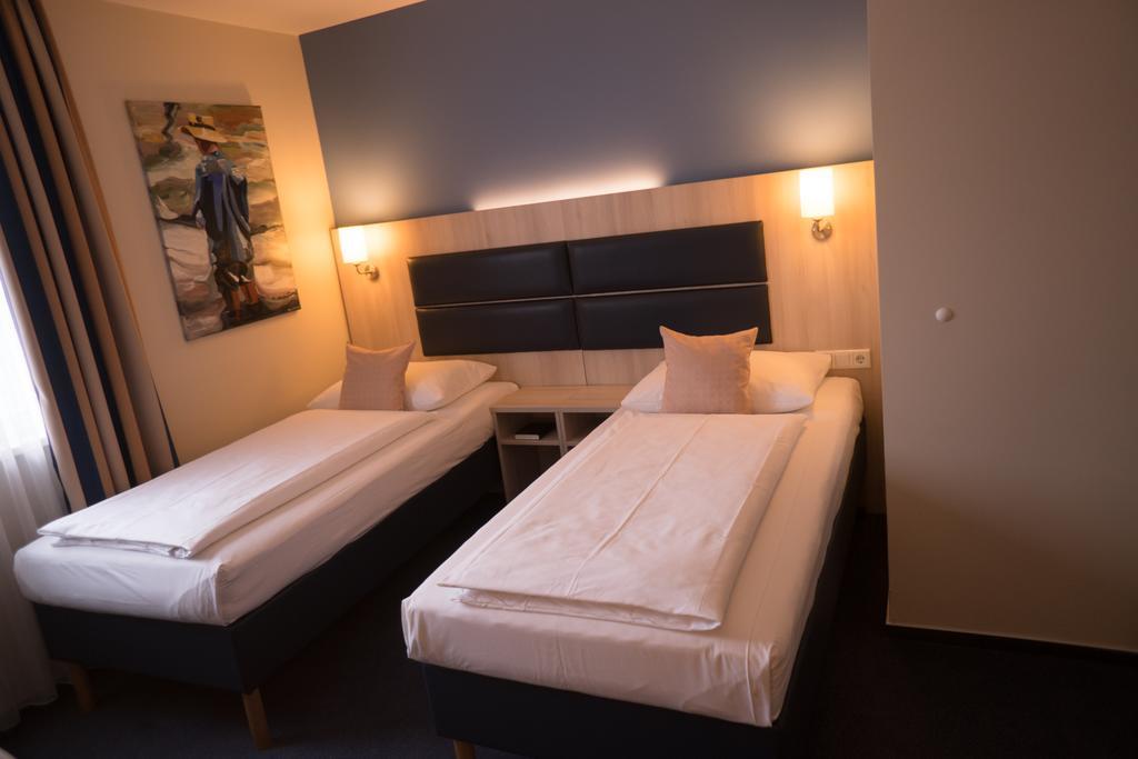 Hotel Roedelheimer Hof - Am Wasserturm Francfort-sur-le-Main Chambre photo