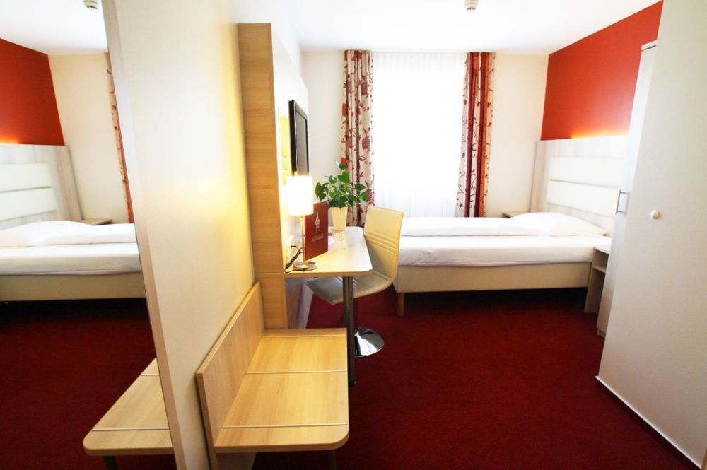 Hotel Roedelheimer Hof - Am Wasserturm Francfort-sur-le-Main Extérieur photo