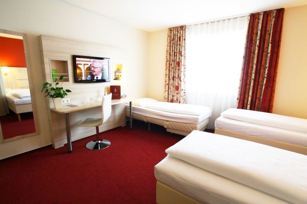 Hotel Roedelheimer Hof - Am Wasserturm Francfort-sur-le-Main Extérieur photo