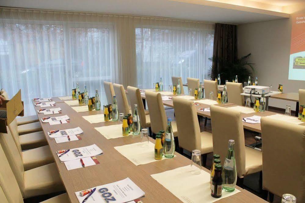 Hotel Roedelheimer Hof - Am Wasserturm Francfort-sur-le-Main Extérieur photo